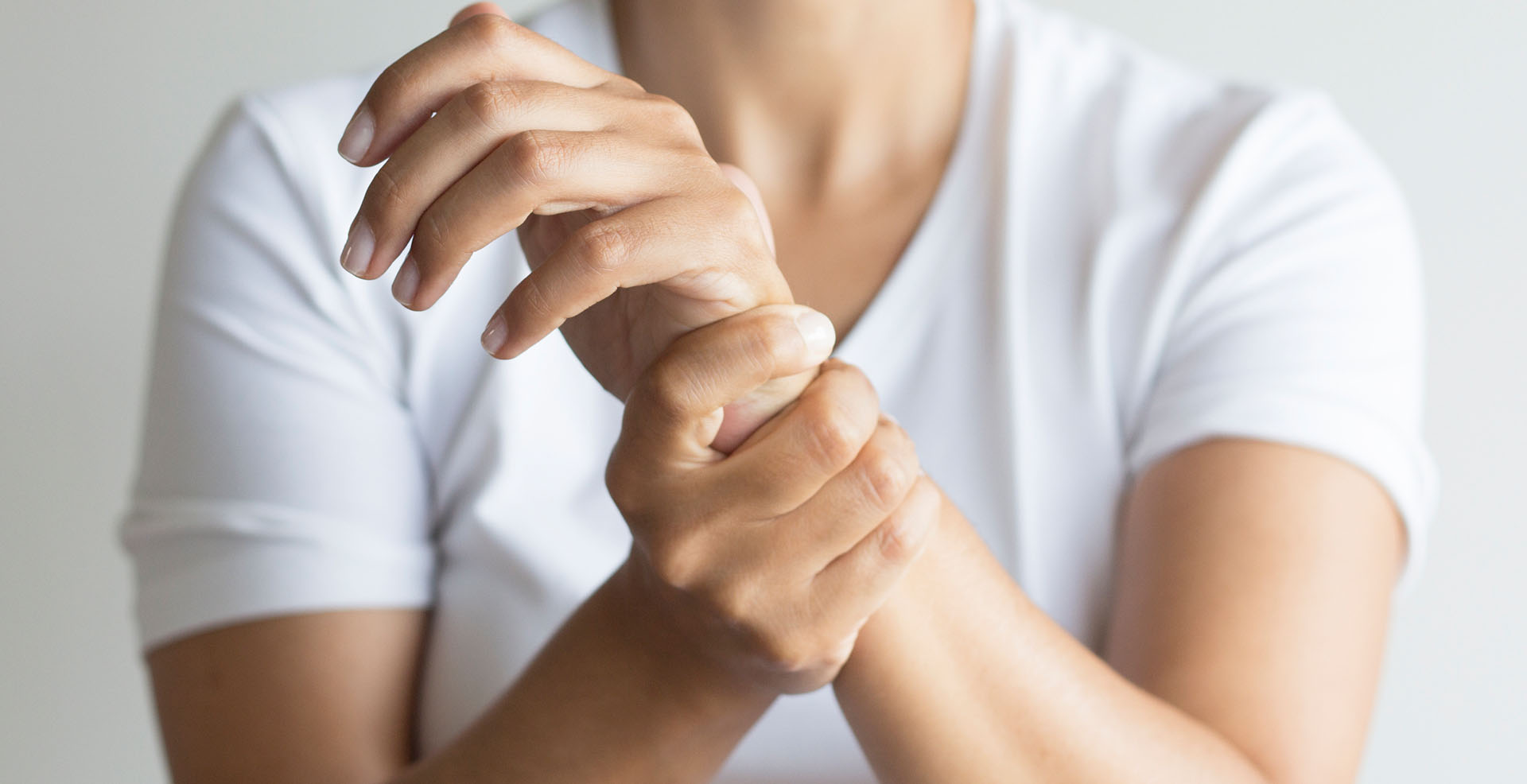 Do You Crack Your Knuckles?  FORM Hand, Wrist & Elbow Institute